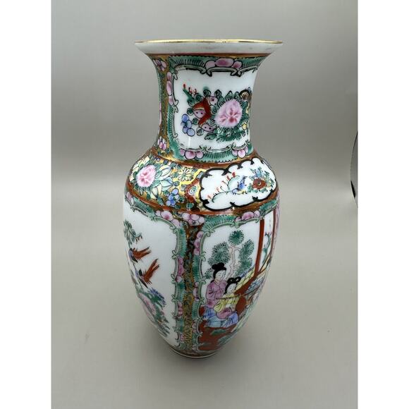 Vintage Rose Medallion Chinese 8 inch Hand Painted Porcelain Vase - Picture 2 of 7